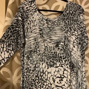 Animal print 3/4 sleeve top